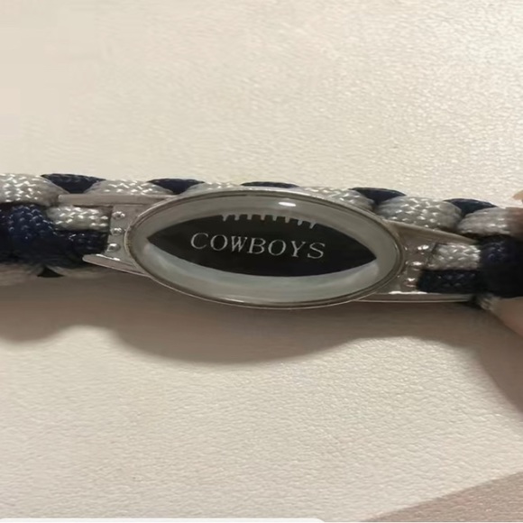 Men’s or women’s Cowboy’s bracelets great for game night - Picture 2 of 3